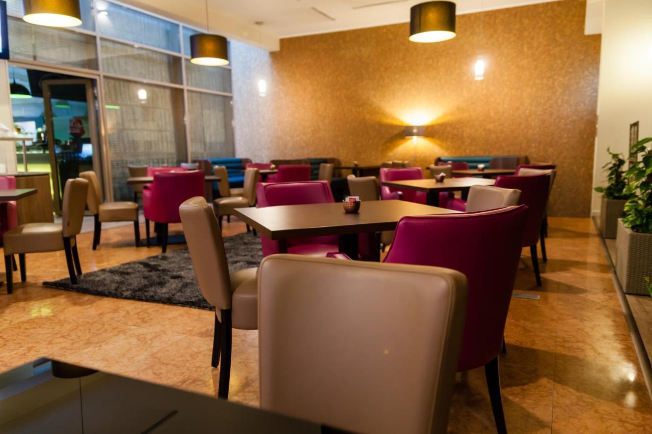 Hotel Wyndham Cluj Zewnętrze zdjęcie