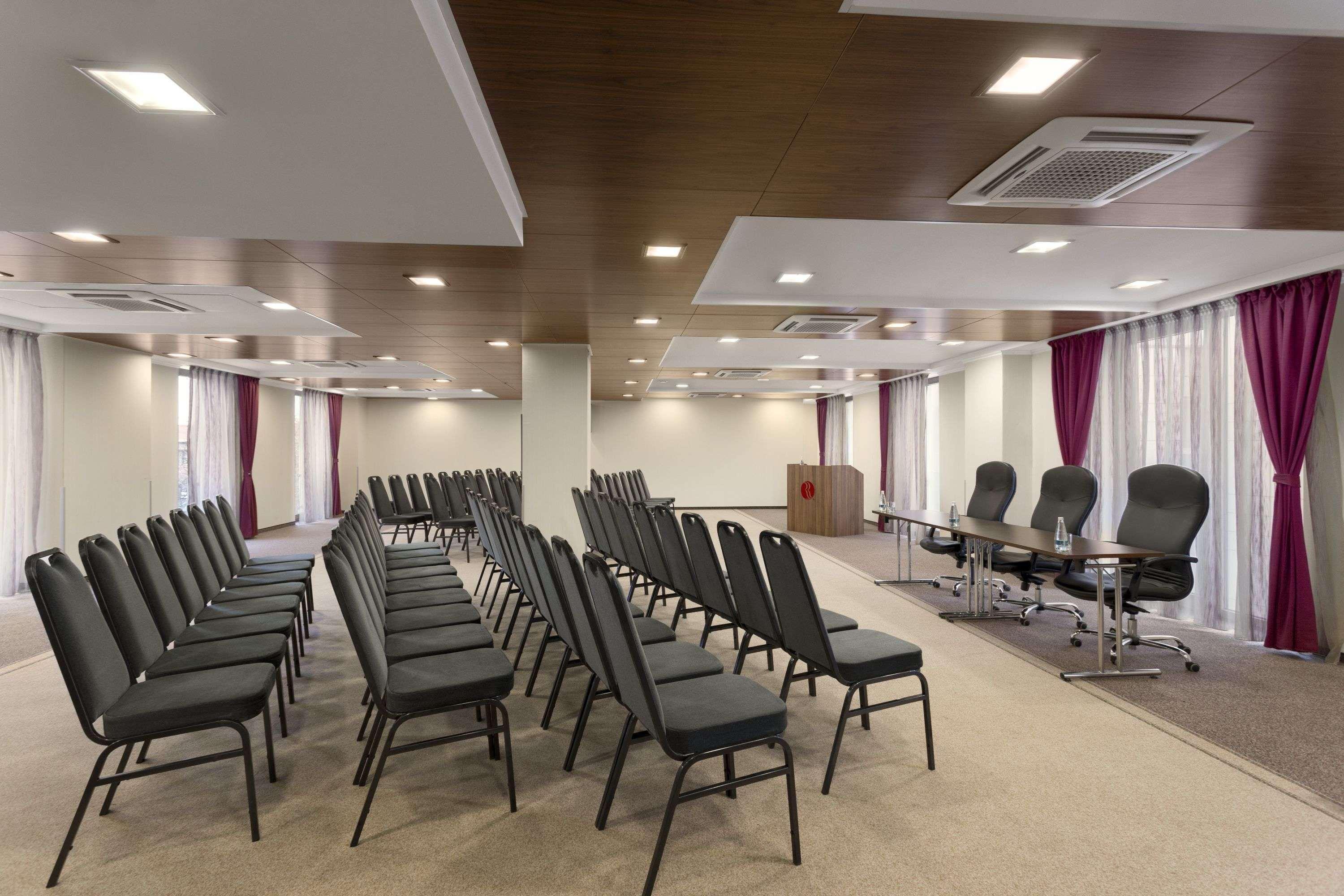Hotel Wyndham Cluj Zewnętrze zdjęcie