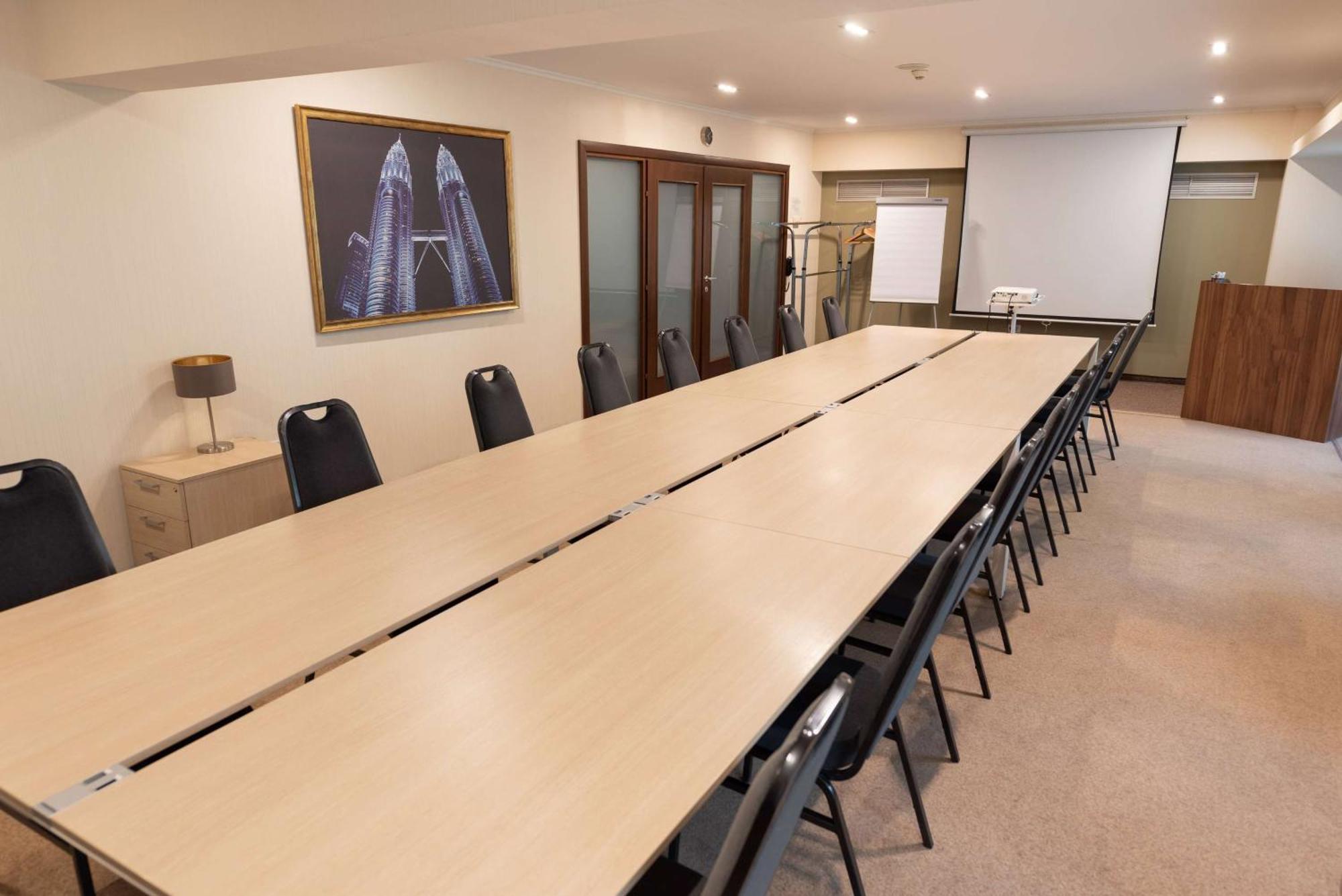 Hotel Wyndham Cluj Zewnętrze zdjęcie