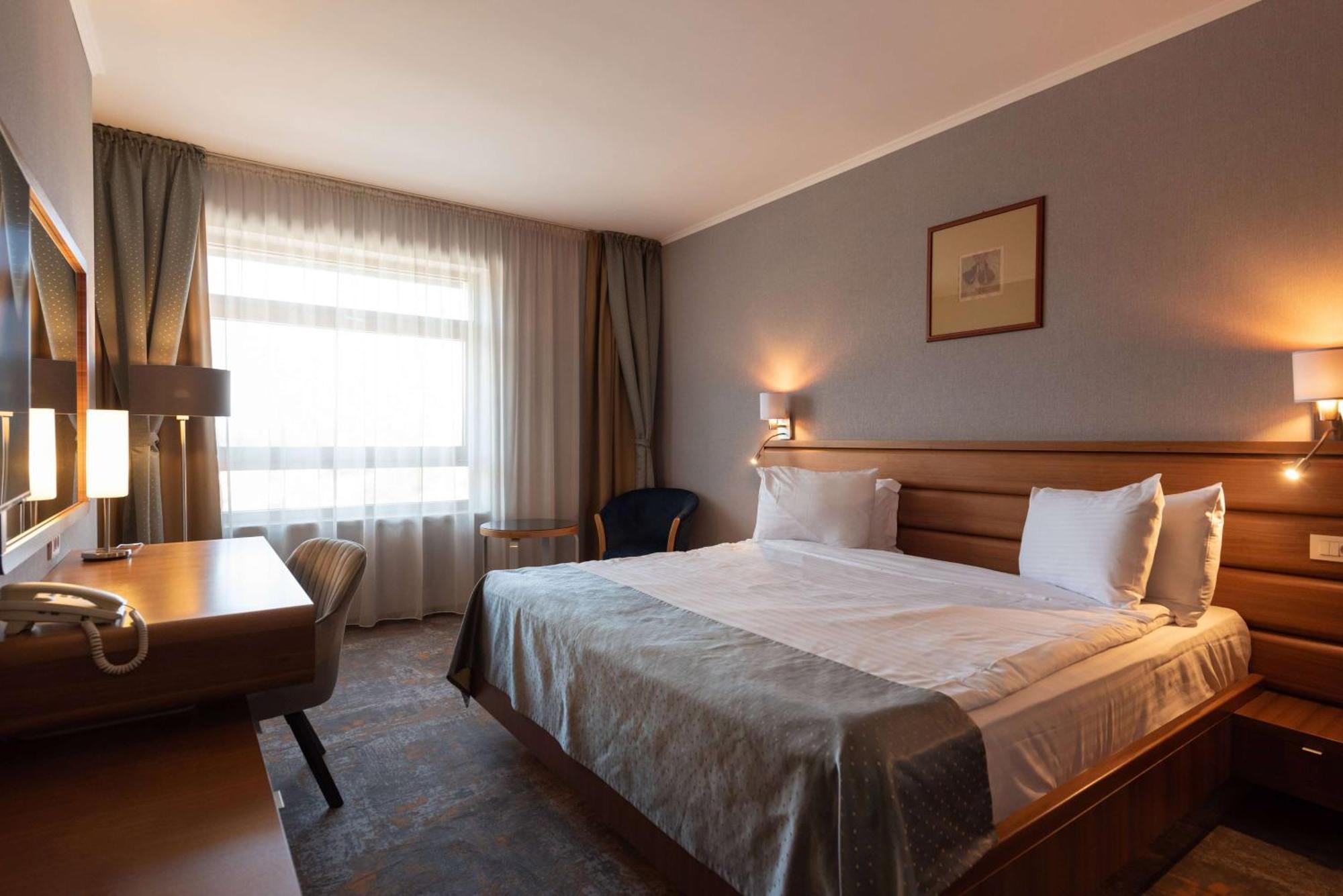 Hotel Wyndham Cluj Zewnętrze zdjęcie