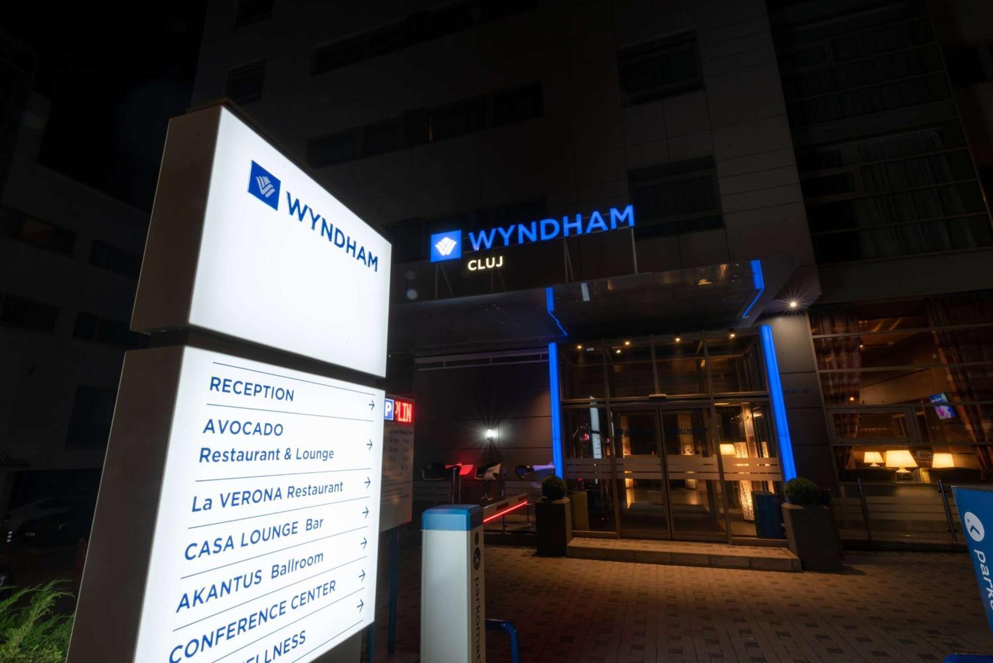 Hotel Wyndham Cluj Zewnętrze zdjęcie