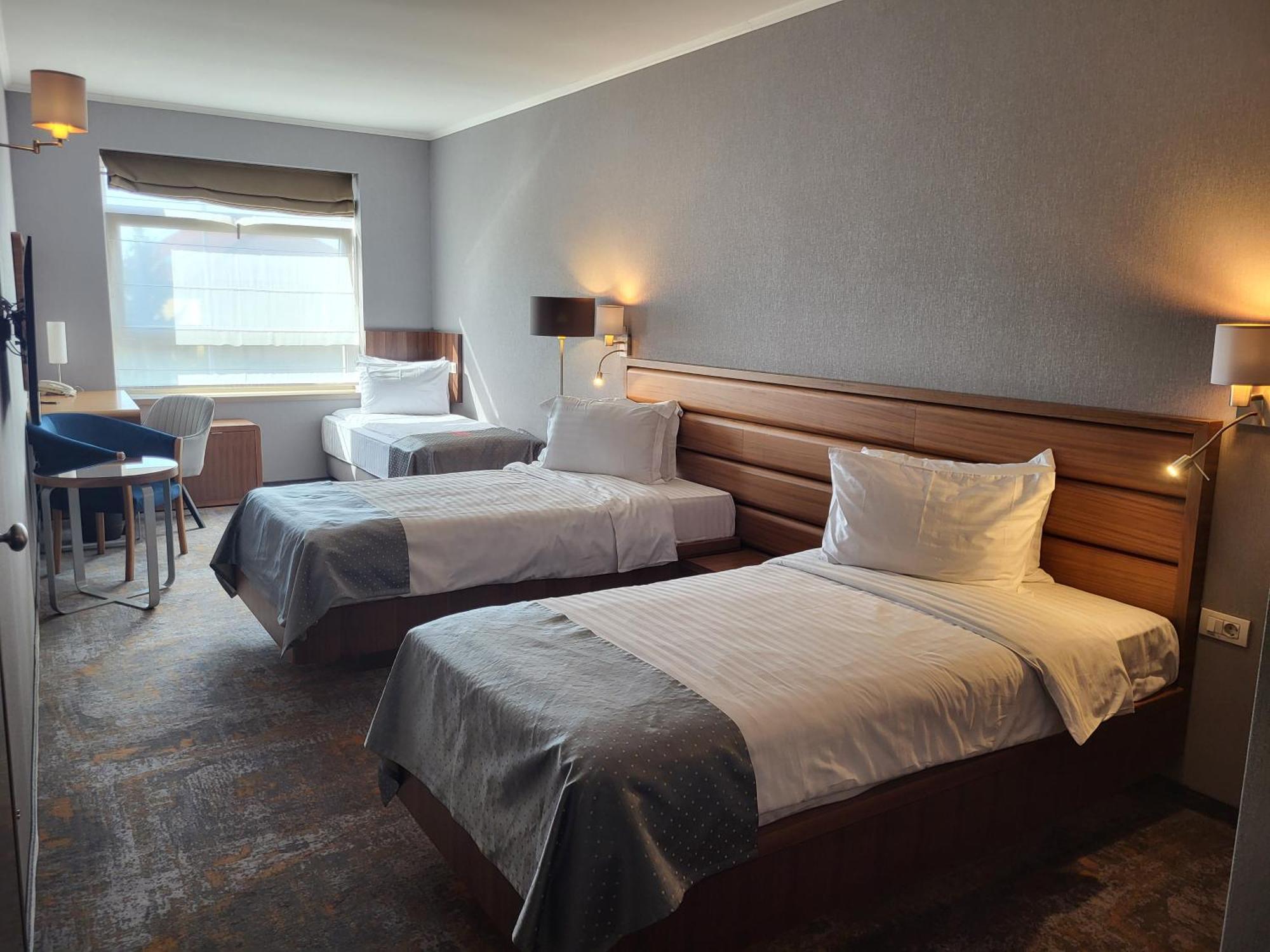 Hotel Wyndham Cluj Zewnętrze zdjęcie