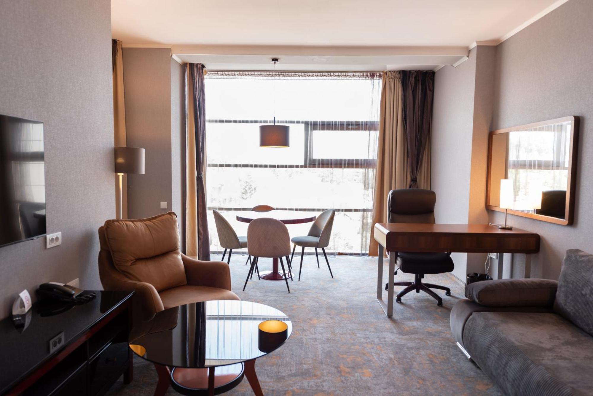 Hotel Wyndham Cluj Zewnętrze zdjęcie