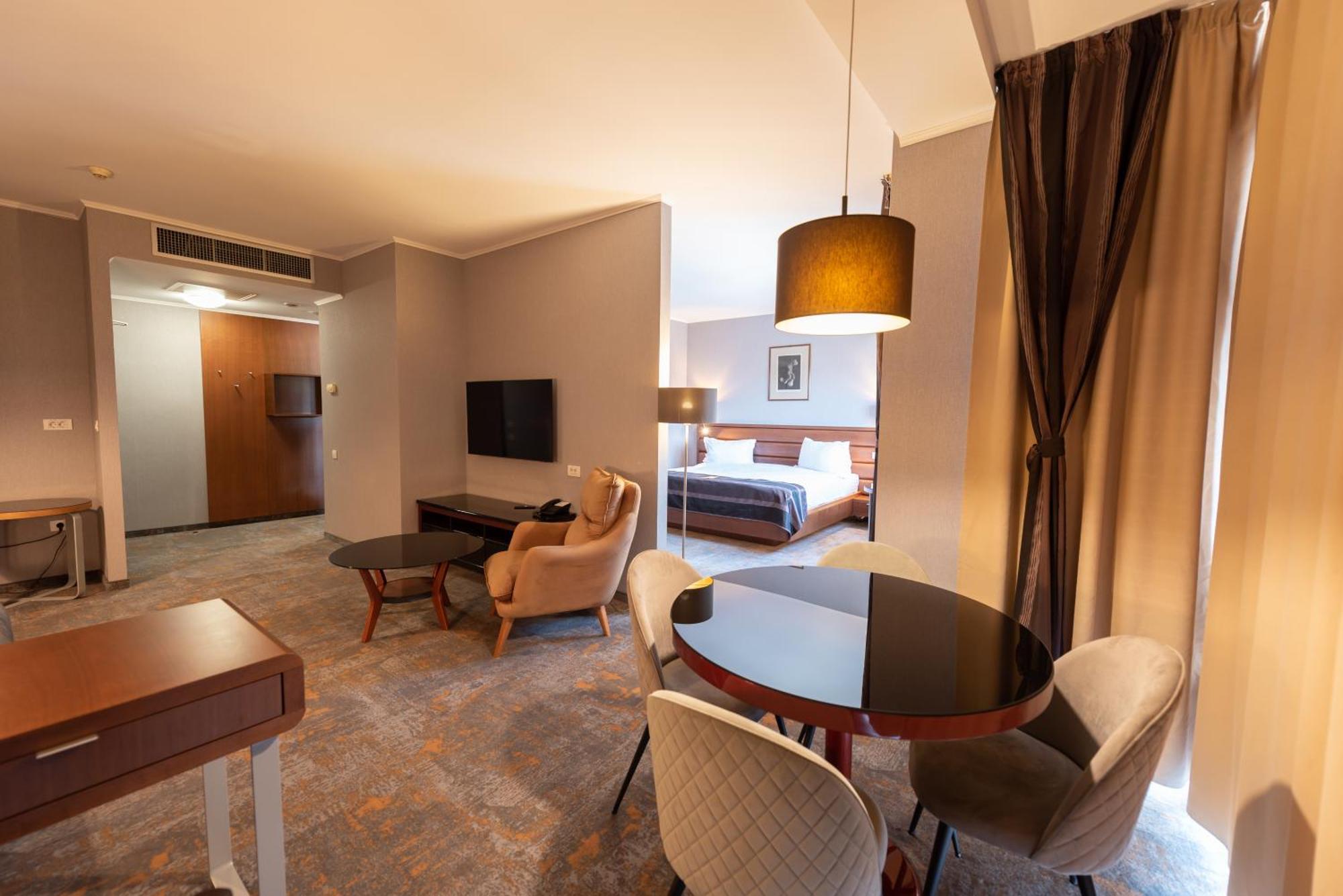 Hotel Wyndham Cluj Zewnętrze zdjęcie